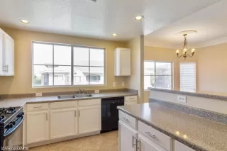 Photo #6: 2190812 Listing