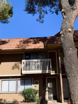 Photo #1: 2190909 Listing