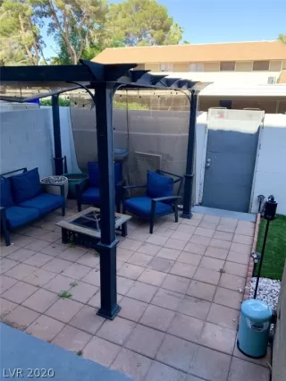 Photo #4: 2190909 Listing