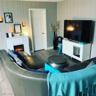 Photo #5: 2190909 Listing