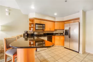 Photo #3: 2190913 Listing