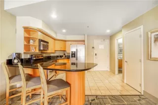 Photo #4: 2190913 Listing