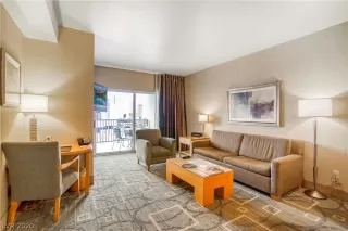 Photo #6: 2190913 Listing