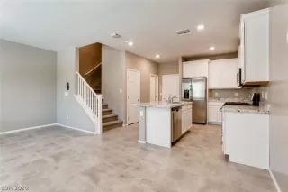 Photo #3: 2190933 Listing 