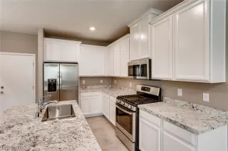 Photo #6: 2190933 Listing 