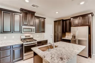 Photo #5: 2190937 Listing 