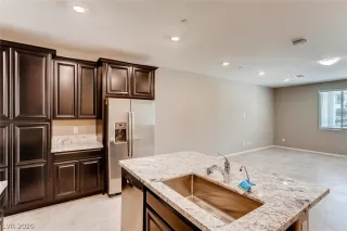 Photo #6: 2190937 Listing 