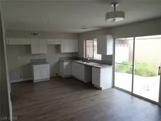 Photo #6: 2191000 Listing