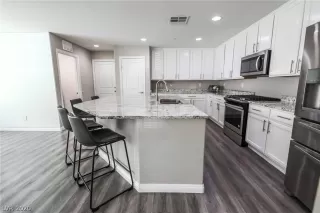 Photo #2: 2191054 Listing