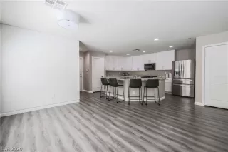 Photo #5: 2191054 Listing