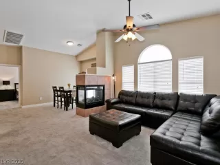 Photo #3: 2191092 Listing