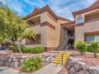 Photo #1: 2191107 Listing