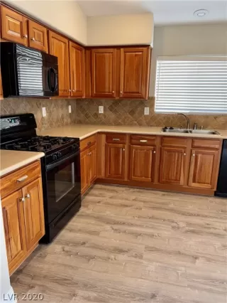 Photo #3: 2191197 Listing