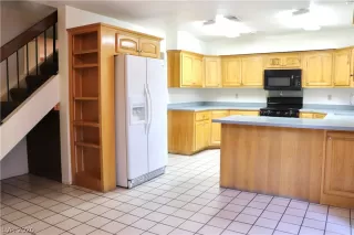 Photo #2: 2191229 Listing 