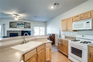 Photo #3: 2191315 Listing