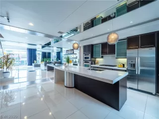 Photo #4: 2191397 Listing