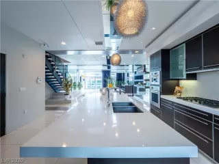 Photo #5: 2191397 Listing