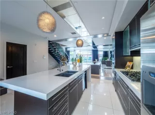 Photo #6: 2191397 Listing