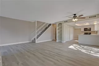 Photo #4: 2191405 Listing 
