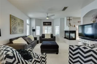 Photo #3: 2191448 Listing