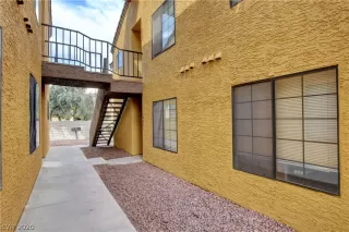 Photo #2: 2191495 Listing