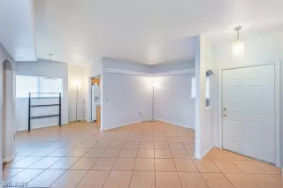 Photo #6: 2191637 Listing