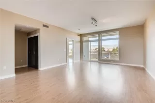 Photo #3: 2191665 Listing