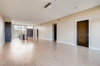 Photo #4: 2191665 Listing