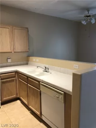 Photo #4: 2191685 Listing