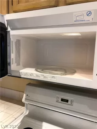 Photo #6: 2191685 Listing