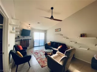 Photo #3: 2191716 Listing