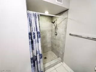 Photo #6: 2191716 Listing