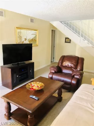 Photo #4: 2191854 Listing