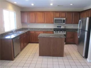 Photo #4: 2191911 Listing 