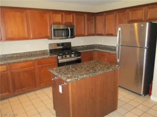 Photo #5: 2191911 Listing 