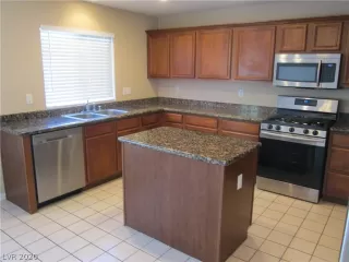 Photo #6: 2191911 Listing 