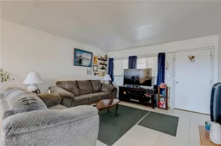 Photo #4: 2191930 Listing