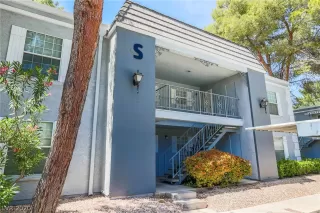 Photo #1: 2191951 Listing 