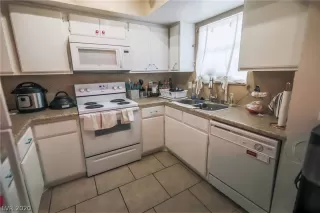 Photo #4: 2191951 Listing 