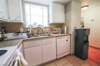 Photo #6: 2191951 Listing 