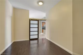 Photo #2: 2191977 Listing 