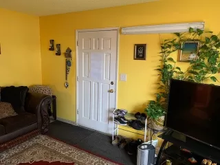 Photo #3: 2191980 Listing