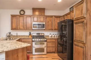 Photo #3: 2192044 Listing