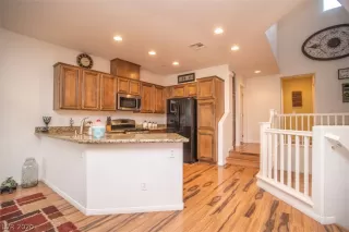 Photo #4: 2192044 Listing