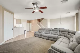 Photo #4: 2192056 Listing