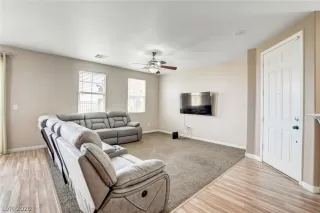 Photo #5: 2192056 Listing