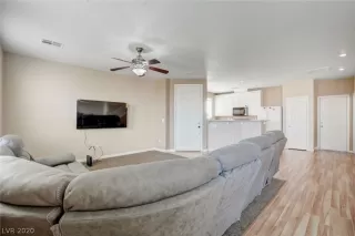 Photo #6: 2192056 Listing