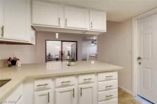 Photo #1: 2192196 Listing 