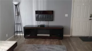 Photo #6: 2192221 Listing