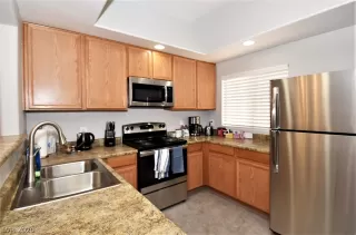 Photo #3: 2192282 Listing 